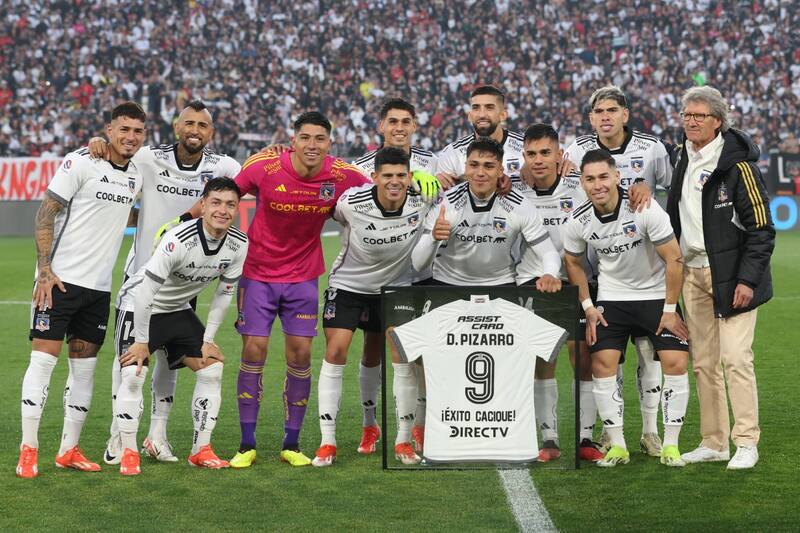 El homenaje que recibió Damián Pizarro antes del partido de Colo Colo vs Deportes Copiapó
