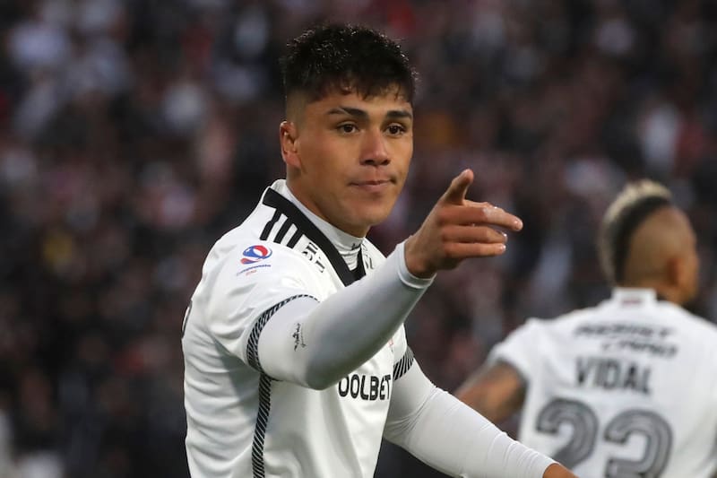 El delantero tendría acordado su retorno a Colo Colo. Foto: Agencia ATON.