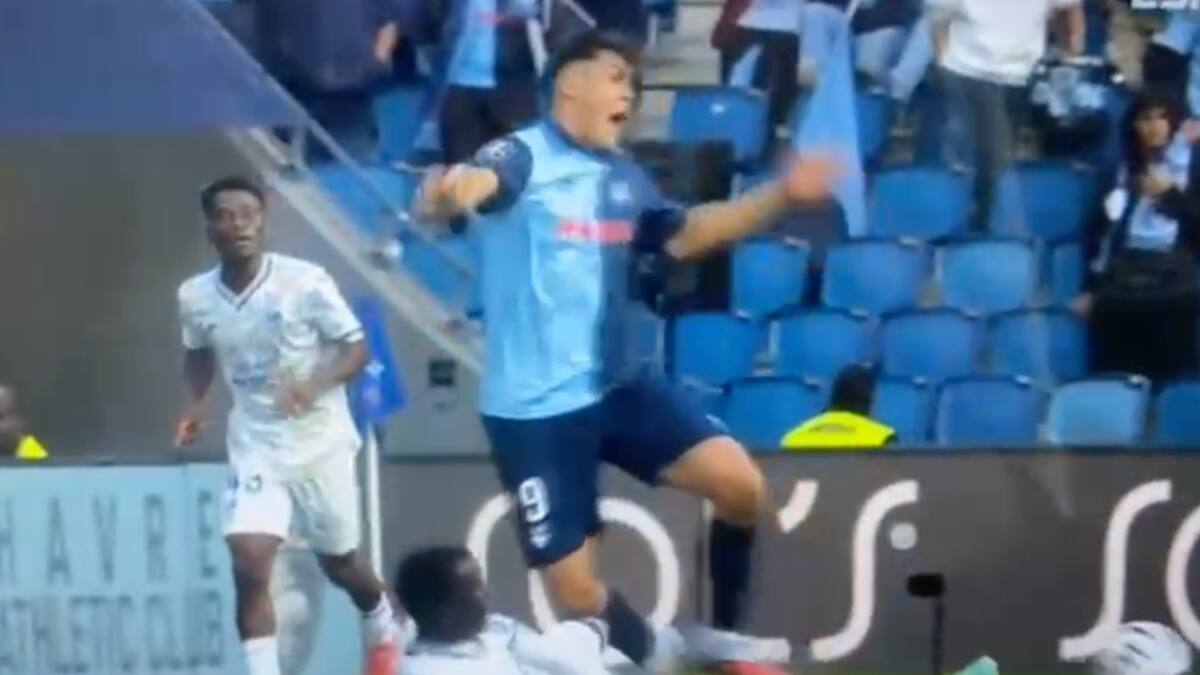 VIDEO | Damián Pizarro debutó en Le Havre y recibió brutal patada en la Ligue 1