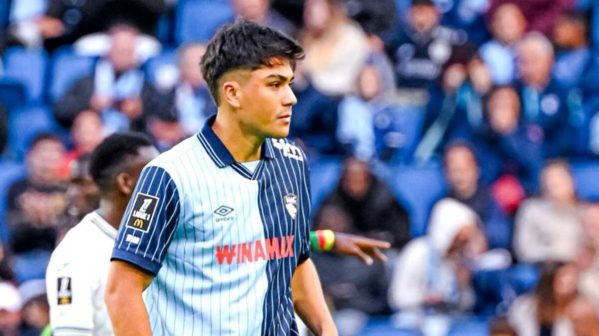 “No puede irse a ningún lado”: Le Havre se pone firme con Damián Pizarro y le dan un ultimátum