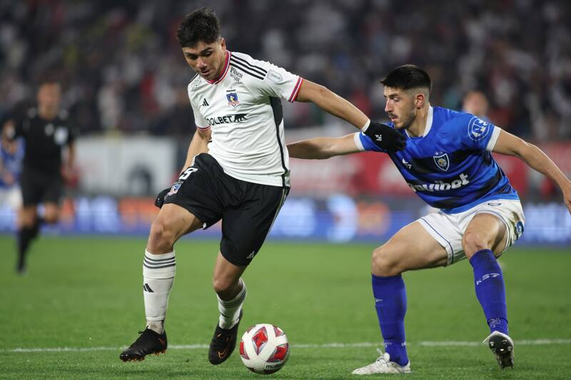 jugando por Colo Colo ante Huachipato en el estadio Monumental (Foto: Colo Colo)