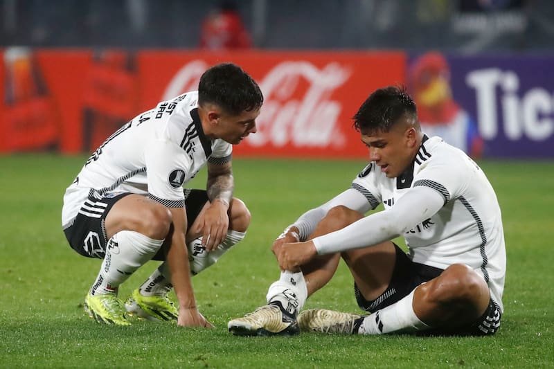 El delantero con Cristián Zavala en Colo Colo. Foto: Agencia ATON.