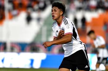 El único chileno en la Liga de Bélgica que espera por Damián Pizarro