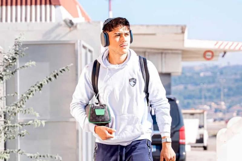 El chileno vive un pésimo momento en Francia y así lo hizo saber su DT. Foto: @hac_foot