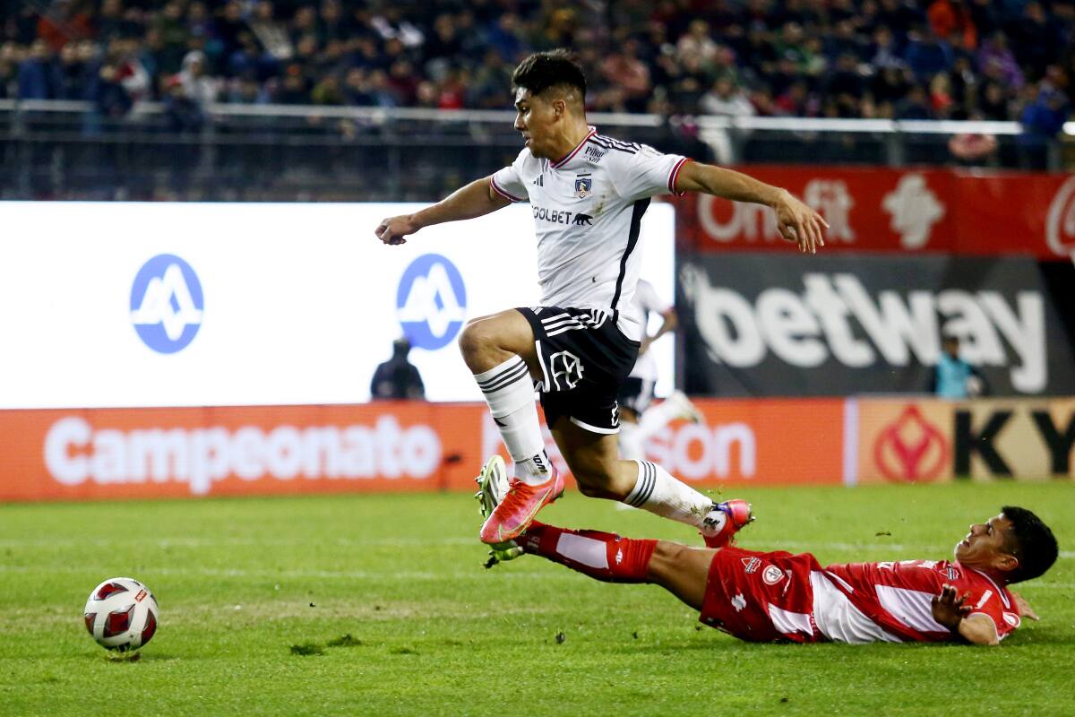 El delantero de 18 años de Colo Colo es uno de los objetivos de los clubes europeos en este mercado de fichajes. (Foto: Agencia Aton)