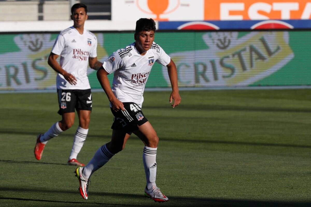Damián Pizarro anotó 3 goles y lideró victoria de Colo Colo Proyección. Foto: Aton.