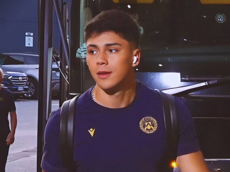 seguiría jugando en el equipo Sub-21 del Udinese.