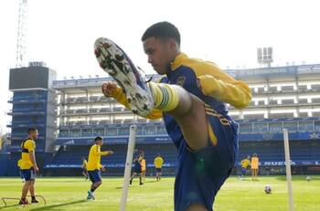 Los 3 volantes ofensivos que suenan para reforzar a Colo Colo: dos figuras y un canterano de Boca