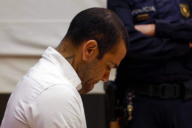 Dani Alves saldrá hoy de la cárcel. (Foto: EFE)