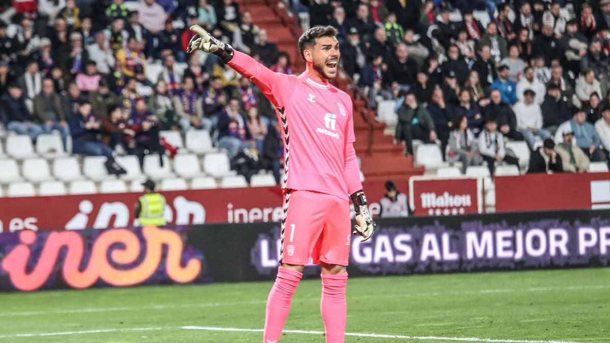 “Veía que no iba a jugar con Claudio Bravo…le pedía salir y Pellegrini no me dejaba, tuve que pedir ayuda”