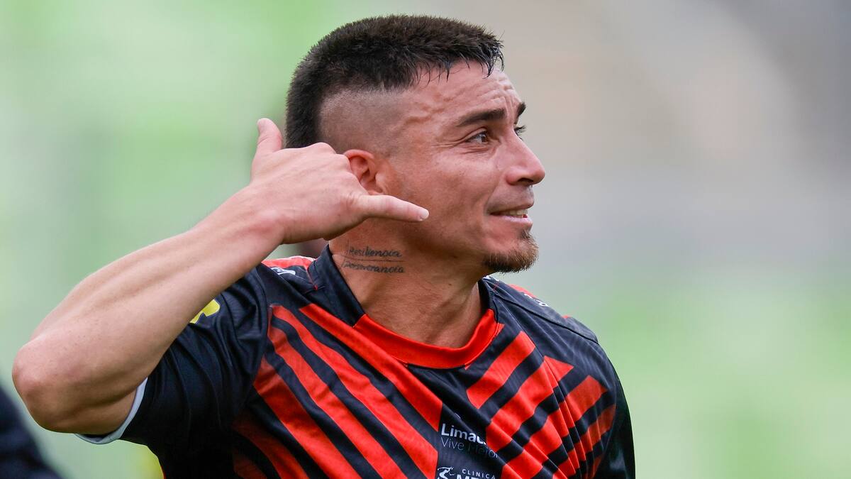 “Daniel Castro tenía oferta de Colo Colo, pero es la imagen del club. Hace 10 años lo fui a buscar a General Velásquez”