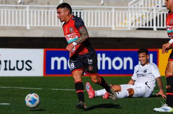 A lo Ronaldo Nazario: Popín Castro humilló a Sebastián Vegas y le marcó este golazo a Colo Colo