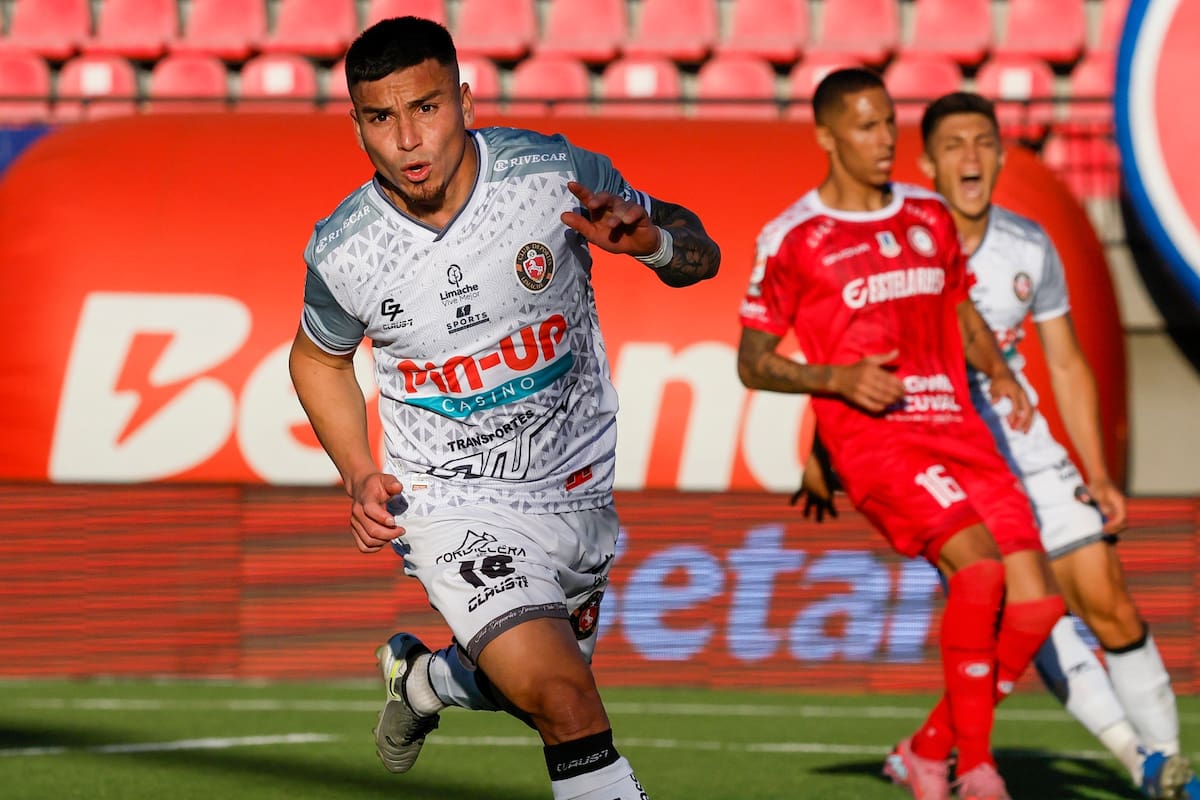 El delantero seguiría en Deportes Limache. Foto: Agencia Aton.