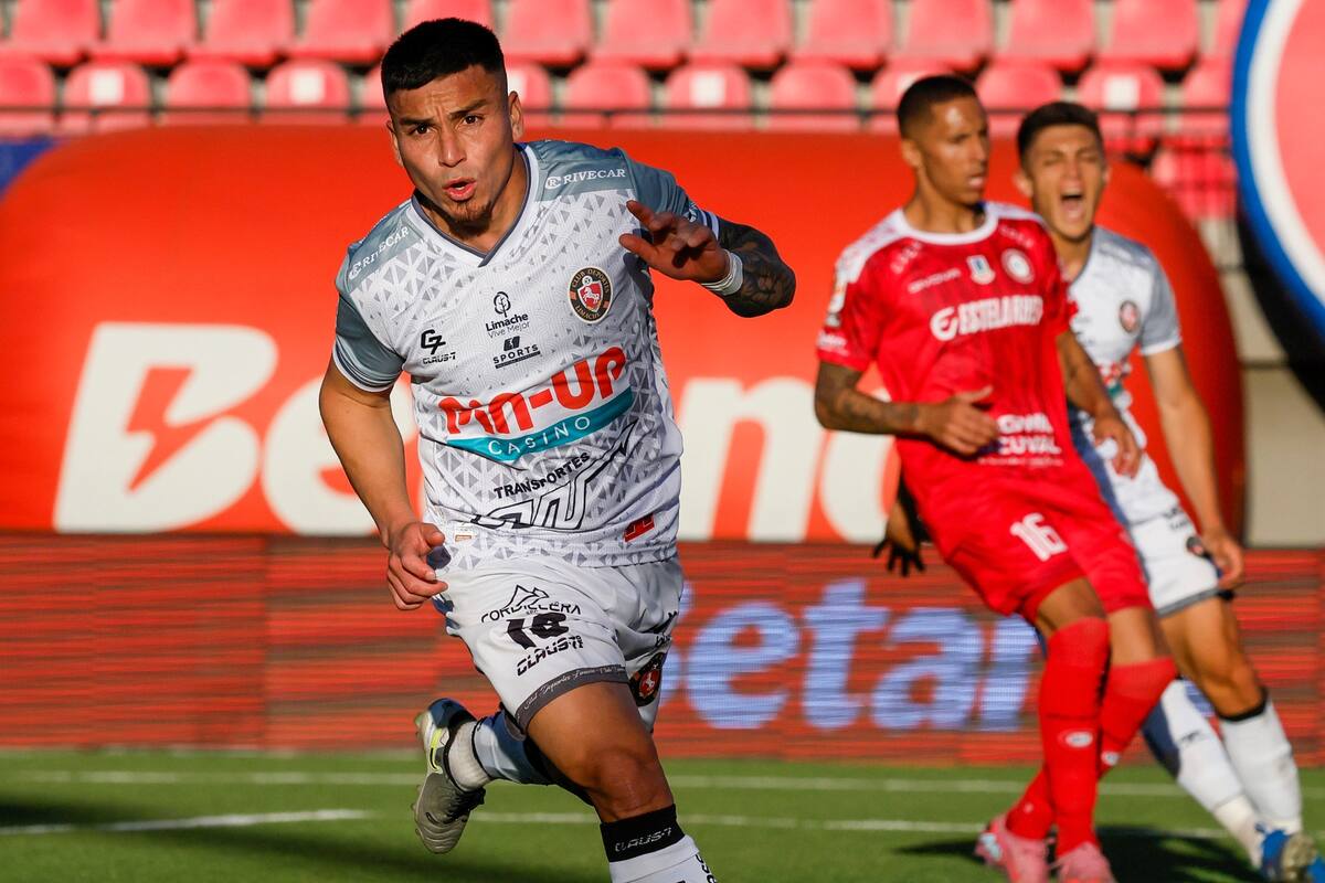 Desde Deportes Limache piden 750 mil dólares por el 80% de su carta. Foto: Agencia Aton.