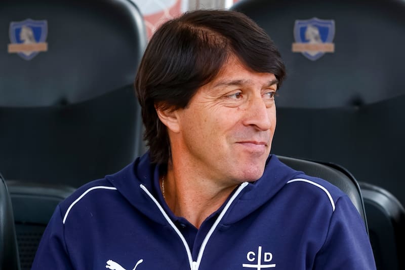 El DT de Universidad Católica fue elogiado por Jorge Aravena. Foto: Agencia ATON.