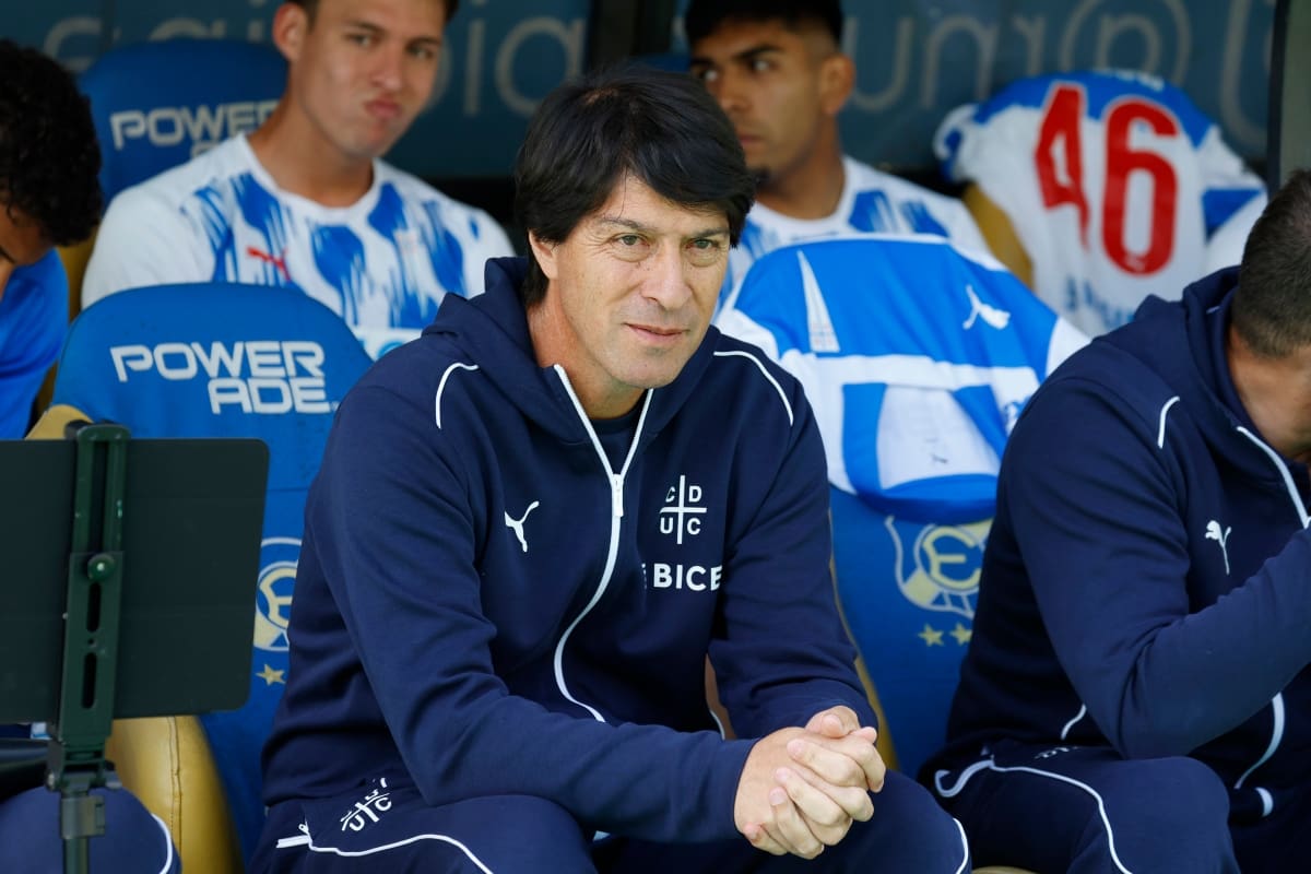 . Técnico de la Universidad Católica. Foto: Agencia Aton.