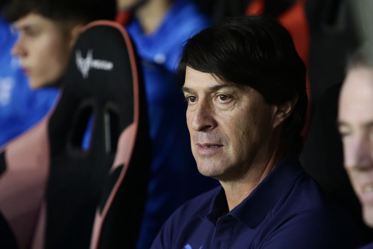 El técnico de la UC fue expulsado ante Ñublense. Foto: Agencia Aton.