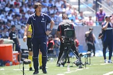 Pese al triunfo en el Clásico Universitario: Daniel Garnero y un nuevo dolor de cabeza en la UC