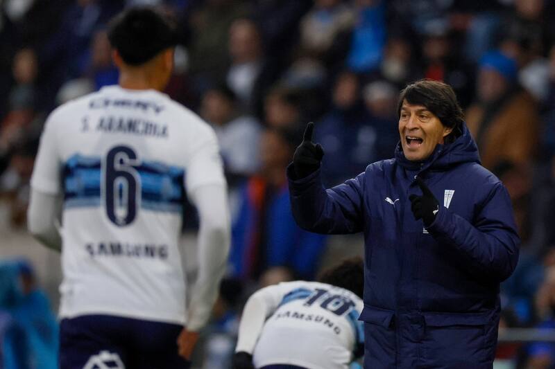 , entrenador de Universidad Católica. Foto: Agencia Aton.