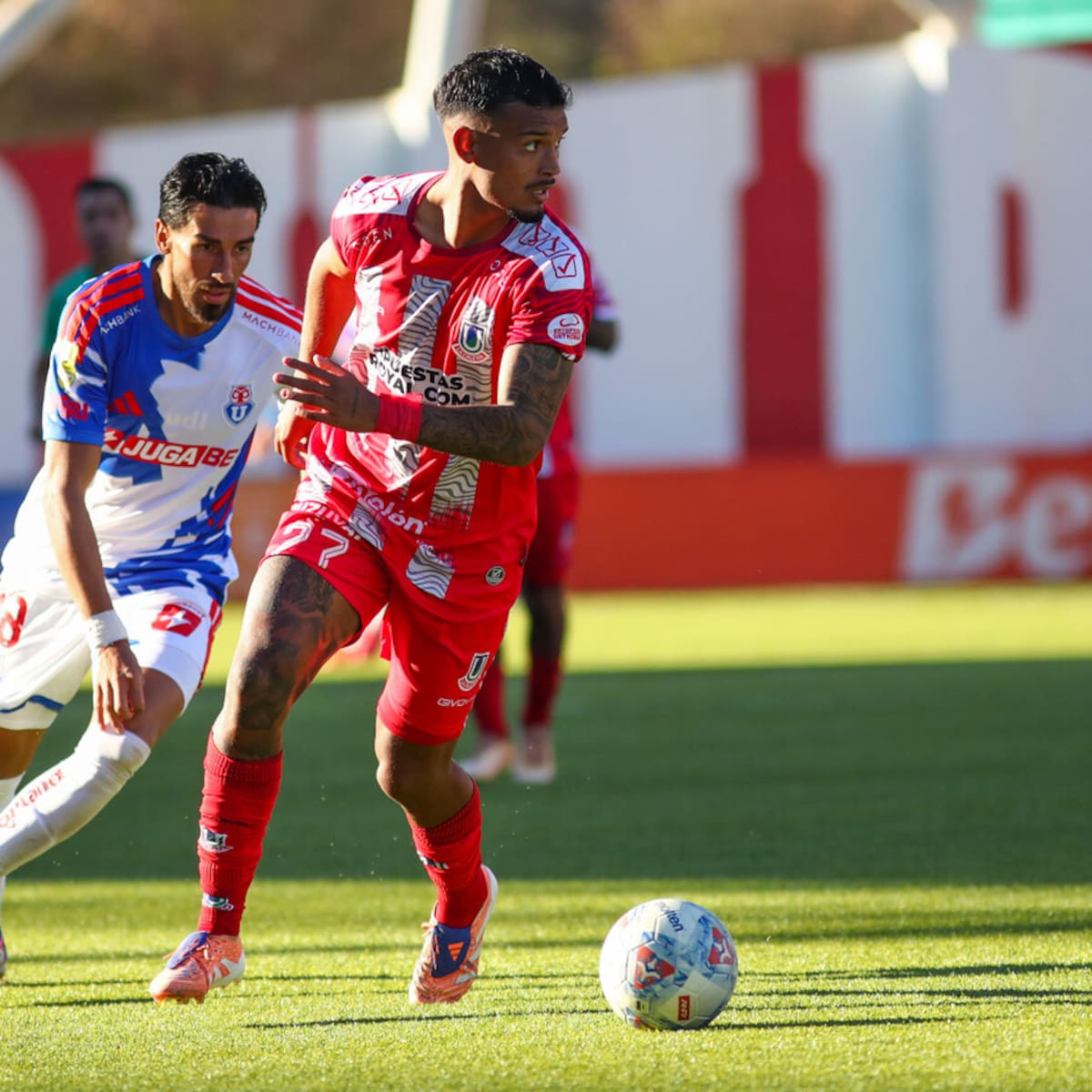 Ortiz tiene que estar atento: salieron a préstamo desde Colo-Colo y este domingo la rompieron en la Copa de la Liga
