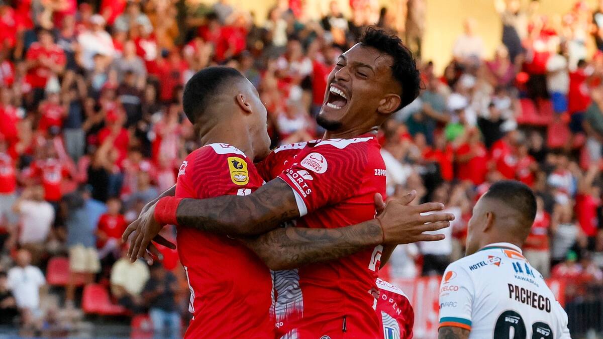 Se fue de Colo Colo por decisión de Fernando Ortiz: ahora es titular y puntero en el fútbol chileno