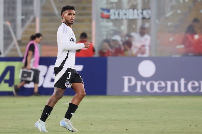 El defensa pide camiseta de titular en Colo Colo. Foto: Aton.