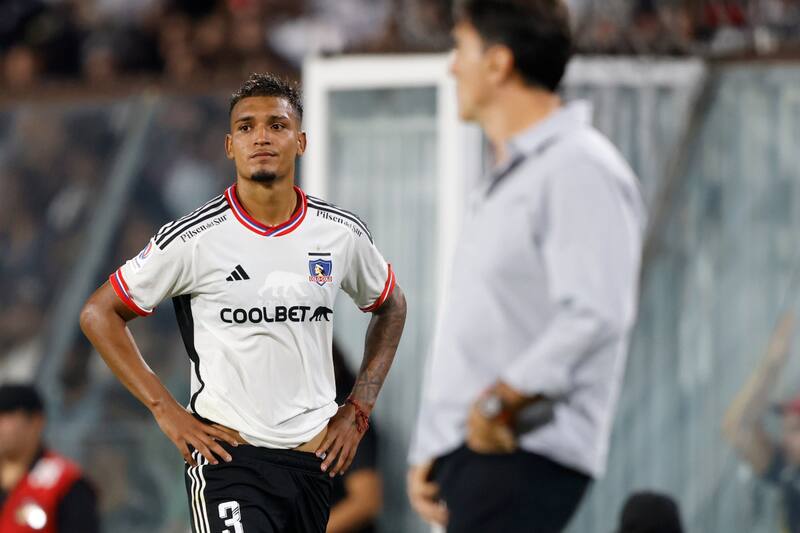 Daniel Gutiérrez fue probado en otro puesto por Gustavo Quinteros en Colo Colo. Foto: Agencia Aton.