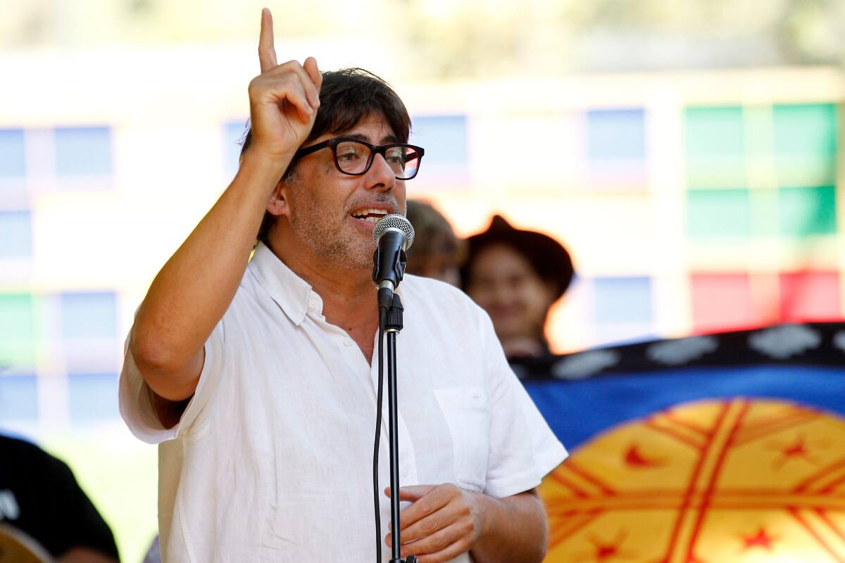 Retienen bienes del alcalde por Caso Farmacias.
