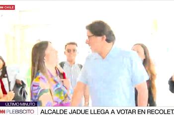 VIDEO | Críticas contra alcalde Daniel Jadue por gesto contra periodista de CNN