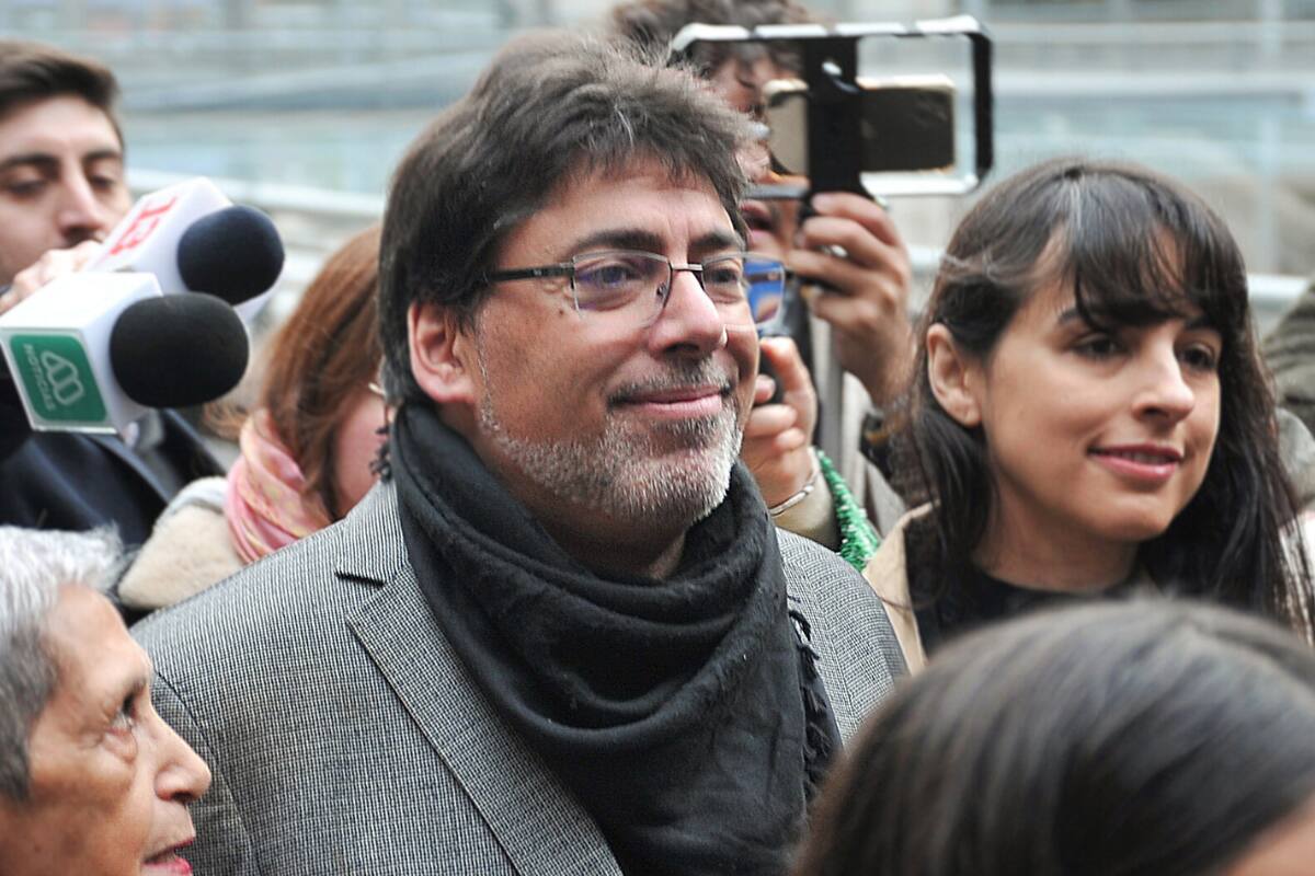 El alcalde de Recoleta cumple medida cautelar por Caso Farmacias Populares.