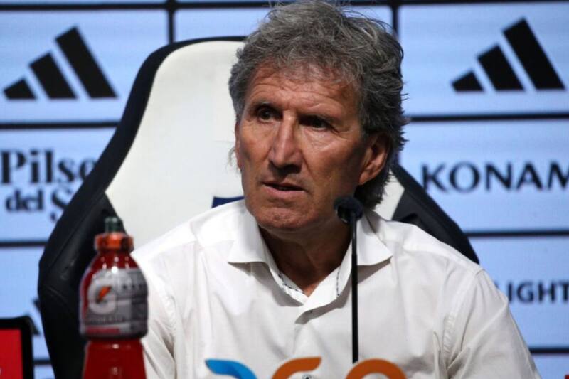 habló de la situación de los refuerzos para Colo Colo. Foto: Photosport.