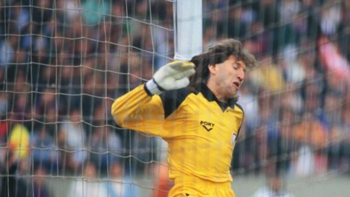 El achique, los títulos y su trascendencia hacen de Daniel Morón el mejor arquero extranjero de Colo Colo