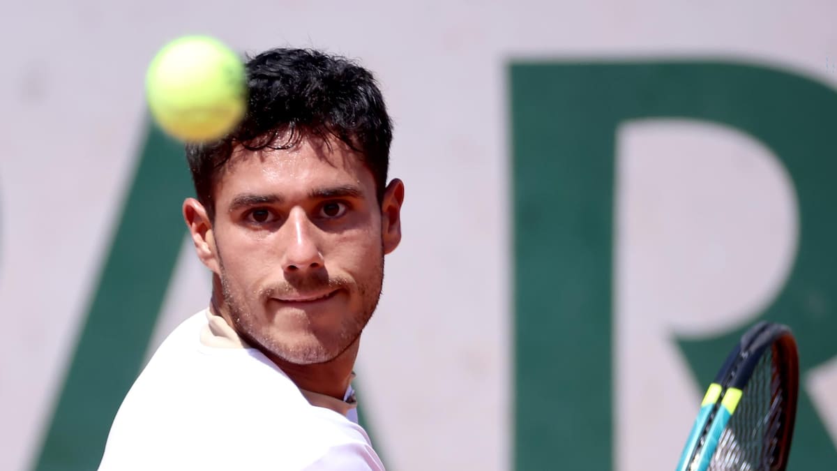 Paraguayo Daniel Vallejo gana en Roland Garros y hace historia para el tenis de su país