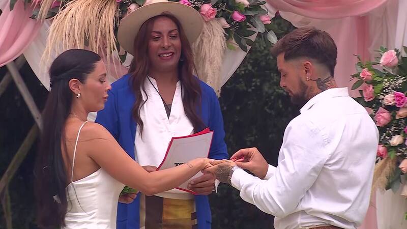 Daniela Aránguiz y Luis Mateucci se casaron en "Tierra Brava".