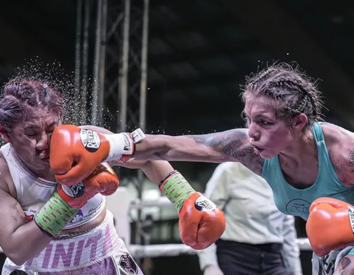 La chilena defendiendo su corona mundial de la categoría Silver Peso Gallo del WBC, ante la mexicana Tania García.