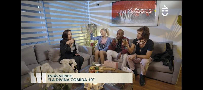 Así intercambiaron regalos los invitados del programa.