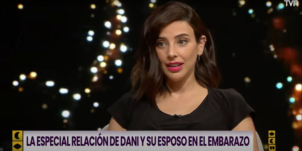 En “Buenas Noches a Todos”, Daniela Castillo reveló que su fallecido padre le dijo que estaba embarazada a través de sus sueños.