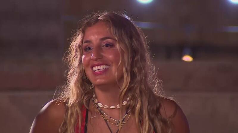Daniela Castro desmintió rumor esparcido por Adriana Barrientos.
