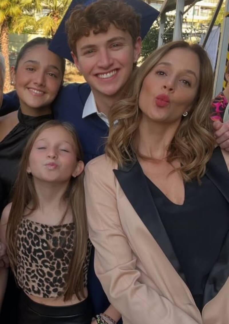 Daniela Kirberg junto a sus tres hijos. Créditos: Instagram