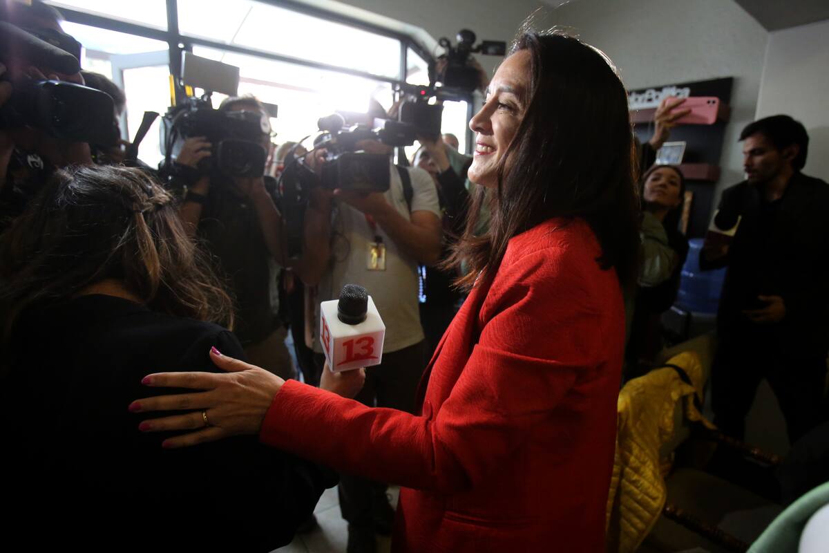 Los partidos de Chile Vamos (RN, UDI y Evopoli), a través de sus directivas nacionales junto con la alcaldesa de Las Condes, Daniela Peñaloza, realizan punto de prensa para informar la baja a su candidatura en las proximas elecciones. Foto: Jonnathan Oyarzun/Aton Chile