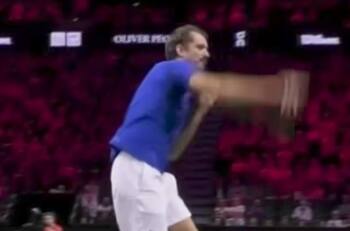 VIDEO | Daniil Medvédev lanza su raqueta en la Laver Cup y desata la polémica: no fue descalificado