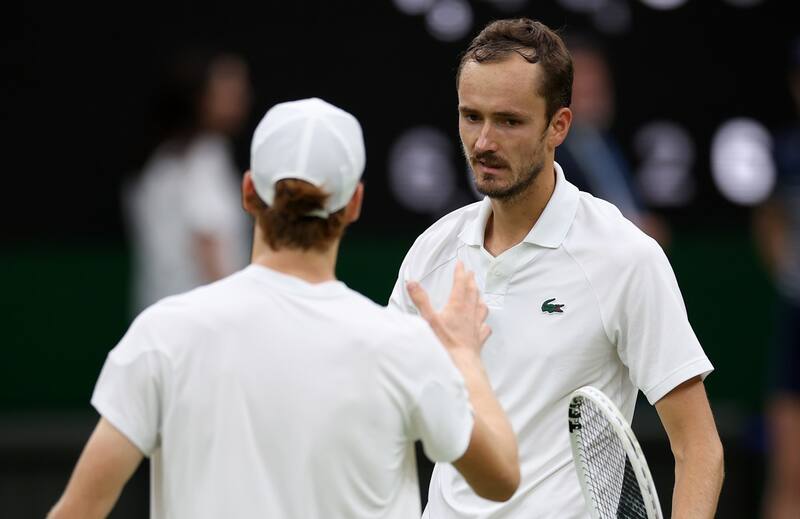 El ruso se hizo fuerte ante Jannik Sinner en los cuartos de final de Wimbledon.