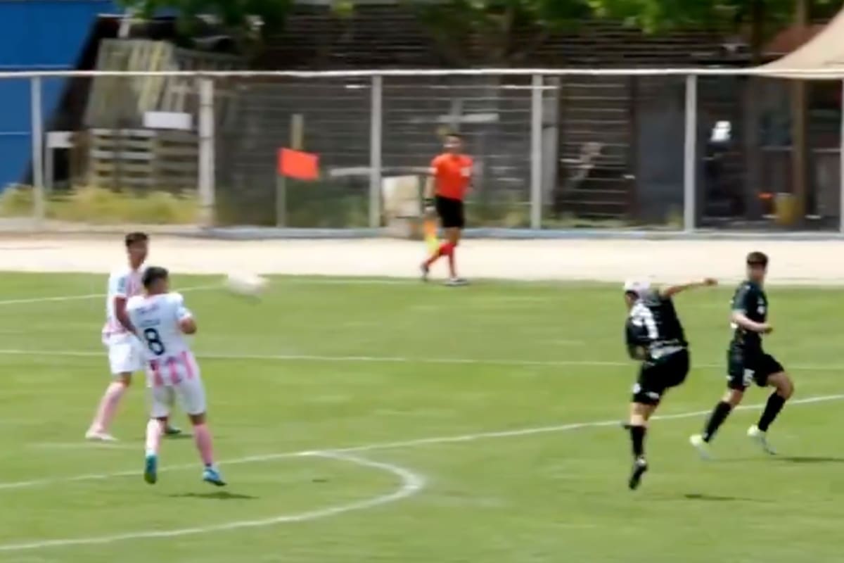 anotó un golazo en Segunda División.