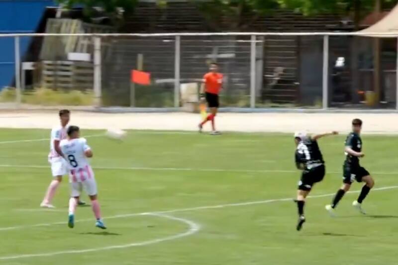anotó un golazo en Segunda División.