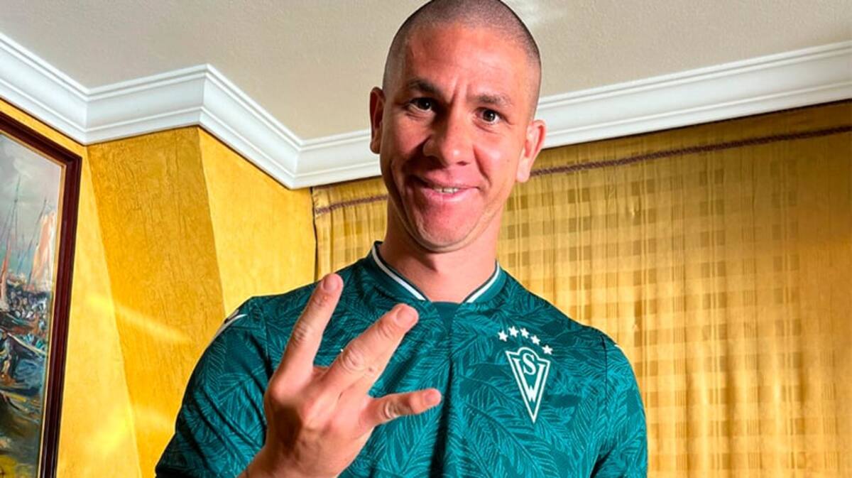 ya posó con la camiseta del Decano.
