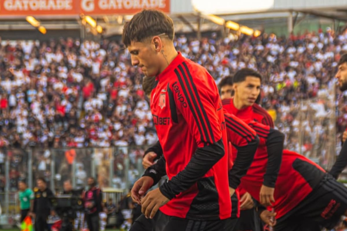 El delantero le dijo adiós a Colo Colo. Foto: @d.saavedra9