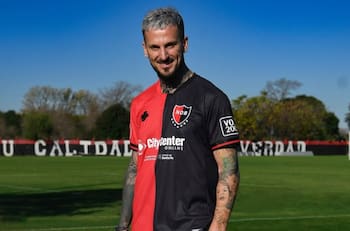 ¿Opción en el fútbol chileno? Darío Benedetto rompe su contrato con Newell’s y queda como agente libre