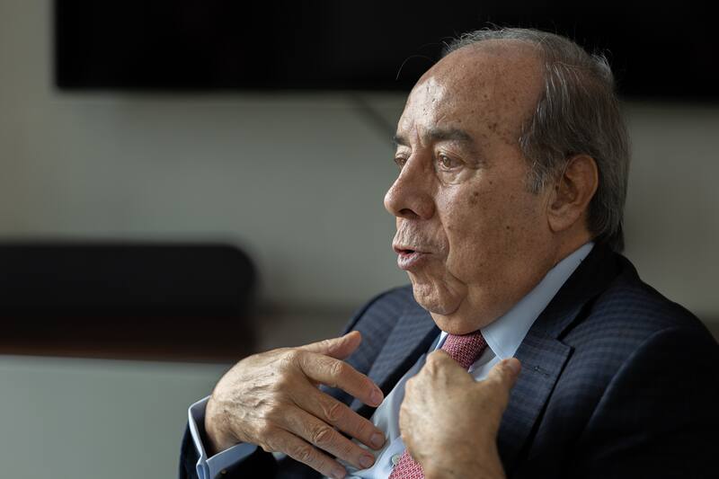"La legislación, que no le correspondía definir al fútbol, sino que al Estado a través del Ministerio de Hacienda o el de Justicia, nunca se adecuó para establecer una real fiscalización del manejo de los clubes".