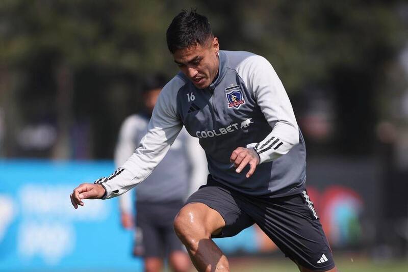 El delantero paraguayo busca club para 2024. (Foto: @colocolooficial)