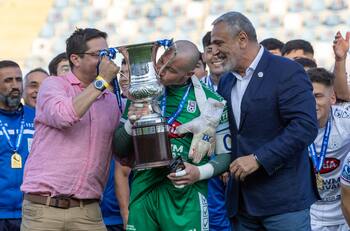 Era llamado a ser el recambio de Claudio Bravo, lo desechó Colo Colo y hoy tuvo su revancha en el fútbol